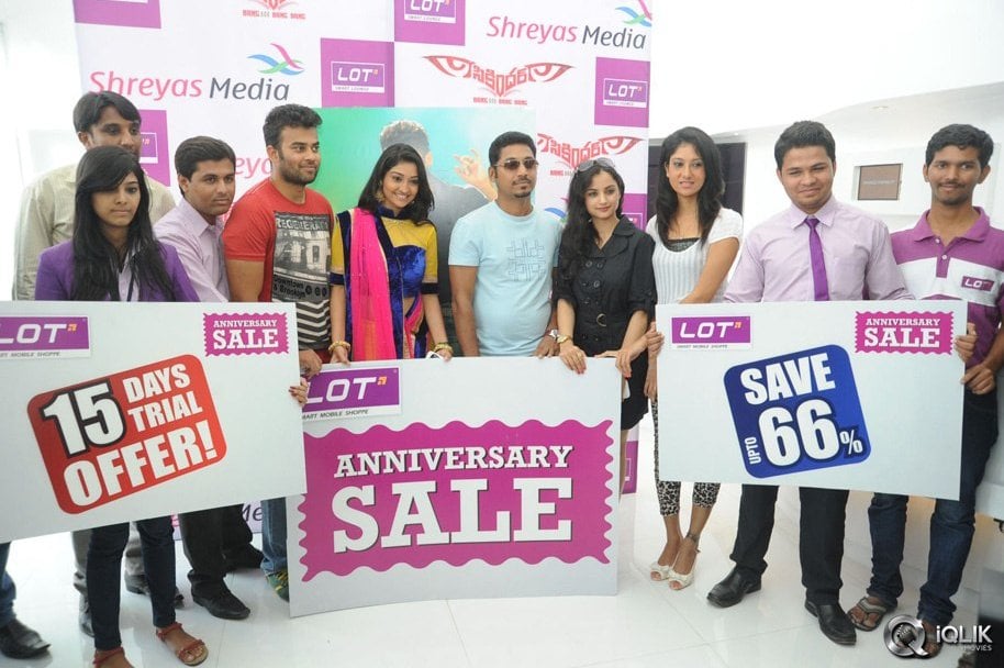 Sikindar-Movie-Promotion-at-Lot-Mobiles-Store-Madhapur